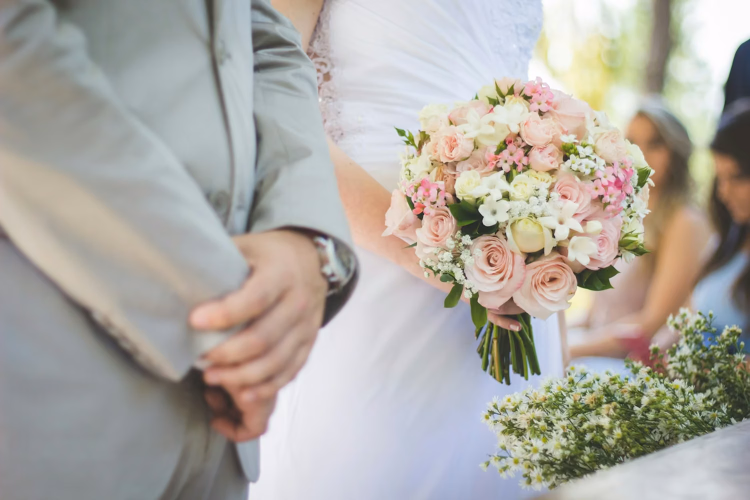 Wedding couple standing on the istle